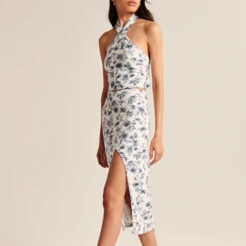Abercrombie & Fitch linen-blend tropical print set